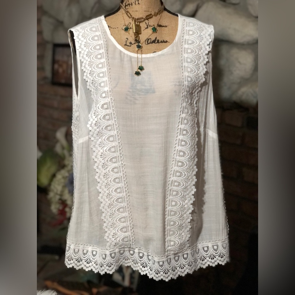 Zac & Rachel Woman 2X Elegant White Lace Trim Women's Top